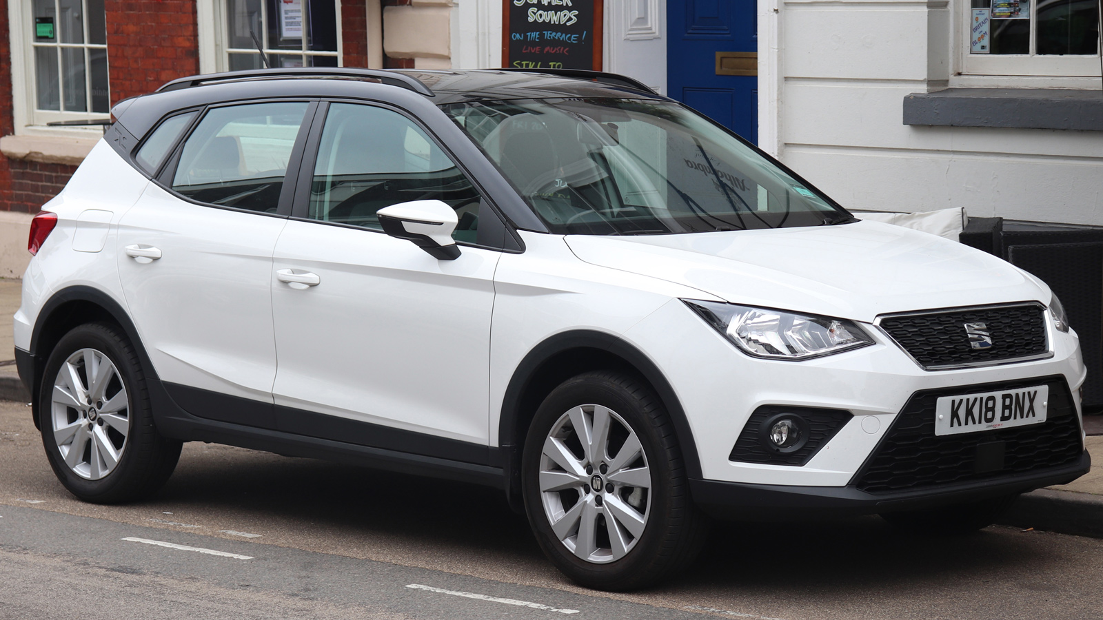 Seat Arona: 16.000 € μεταχειρισμένο ή καινούριο με 18.290€?